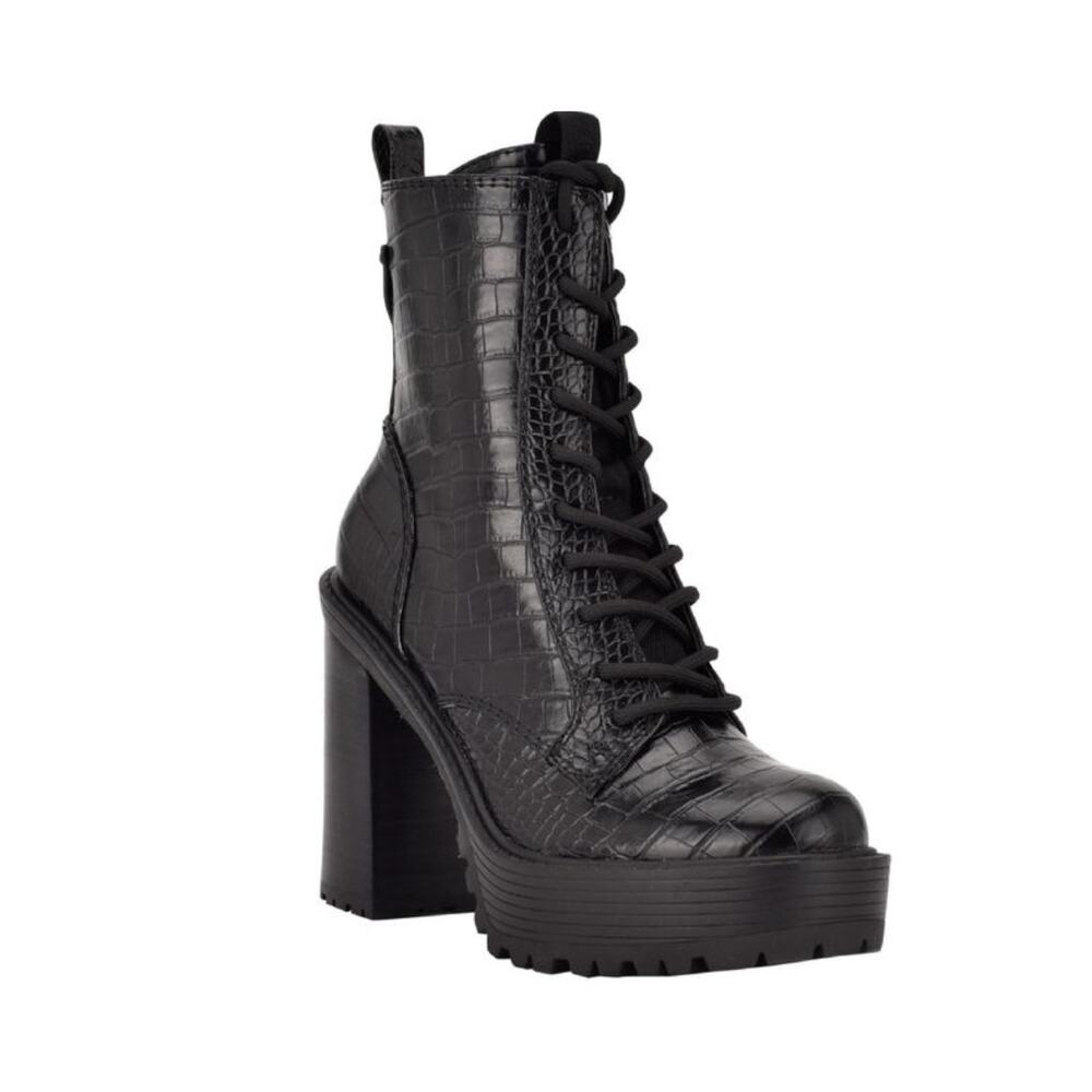 GUESS Women's Kaniela Ankle Boot Black Faux Crocodile Size 9M Booties